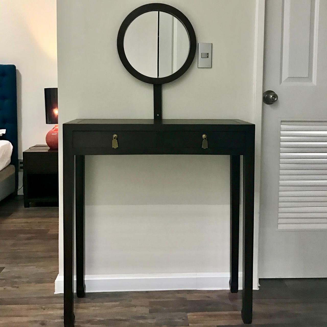 Console table C772A