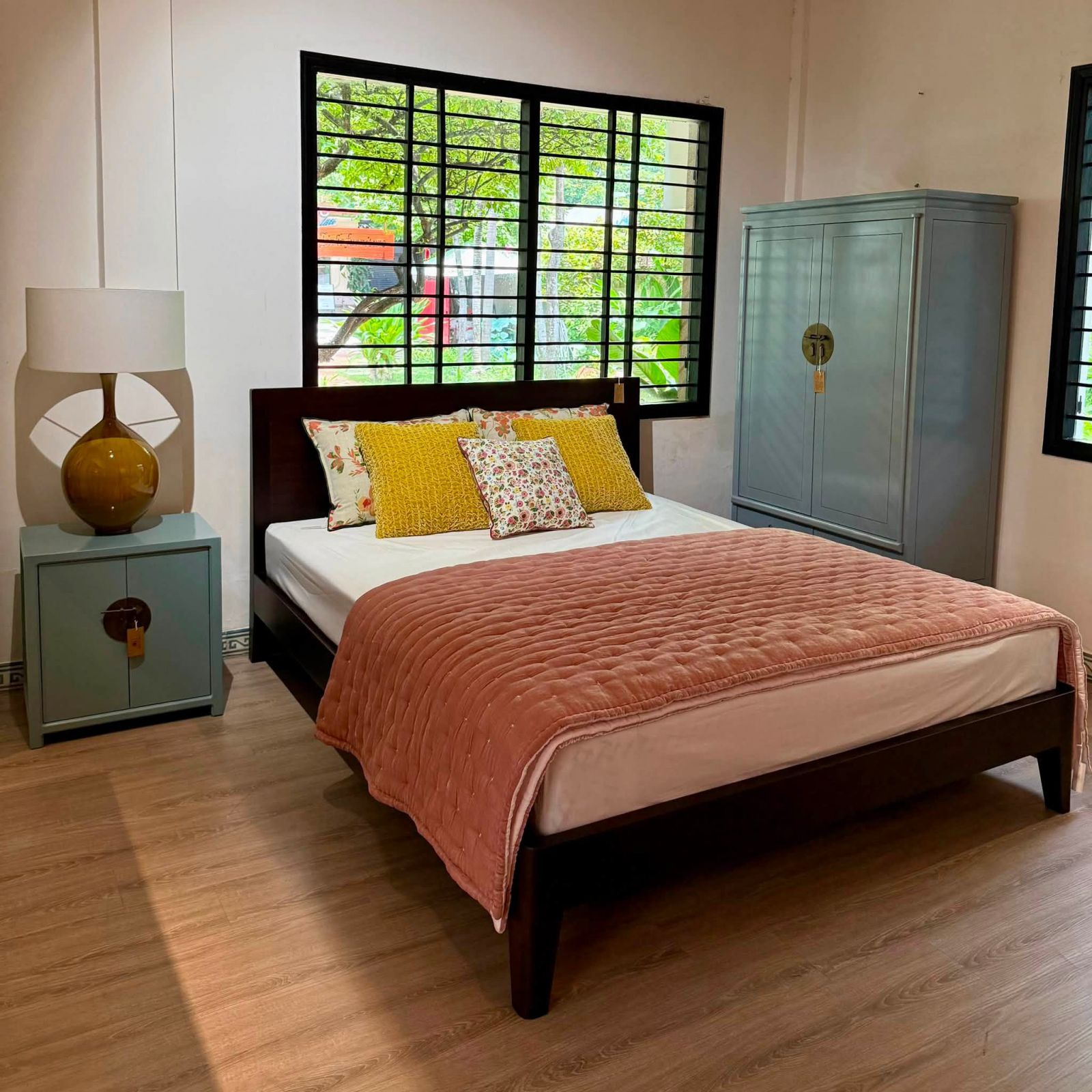 Wooden bed frame C863A
