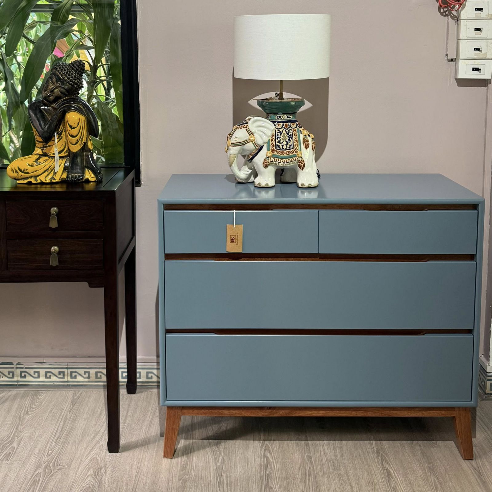 Y020426 CABINET