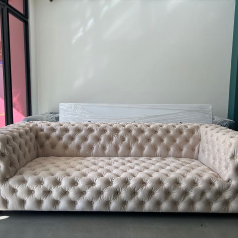 Chesterfield Sofa | Linh' s Furniture