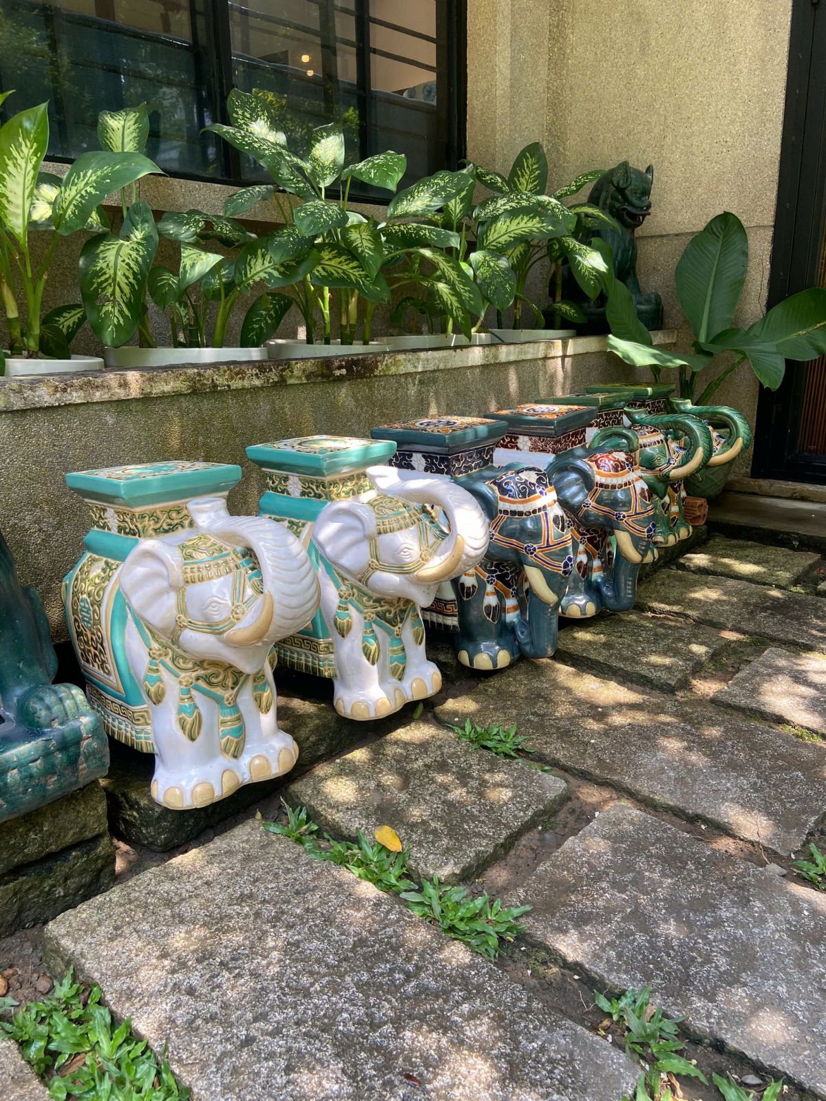 Ceramic elephat stool
